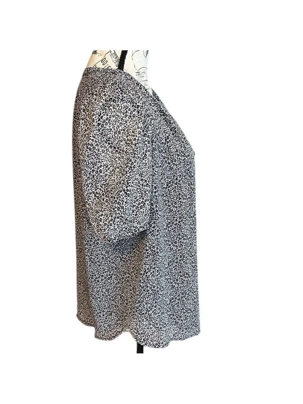 Loft Leopard Print Blouse Puff Sleeve Henley Black & White Size M